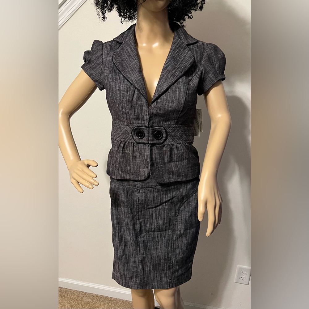 Juniors A. Byer 2 piece skirt suit blazer small and pants size 3 new